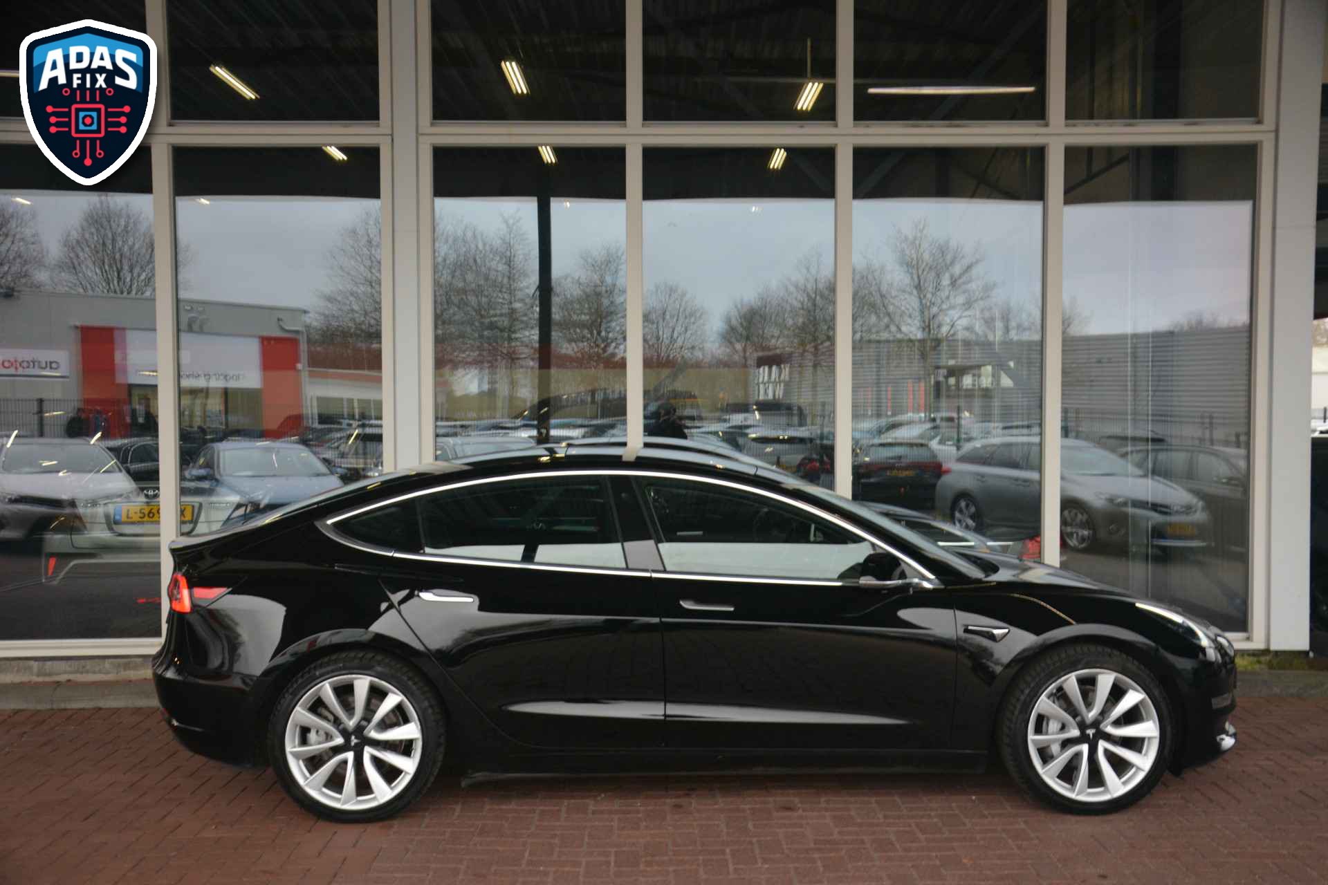 Foto del TESLA MODEL 3 GRAN AUTONOMÍA