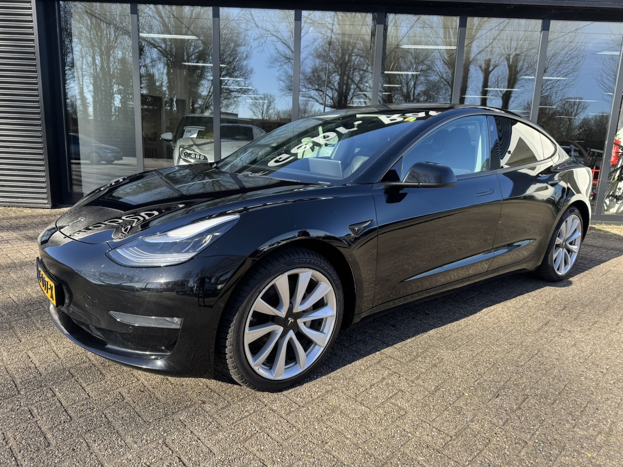 TESLA MODEL 3 GRAN AUTONOMÍA