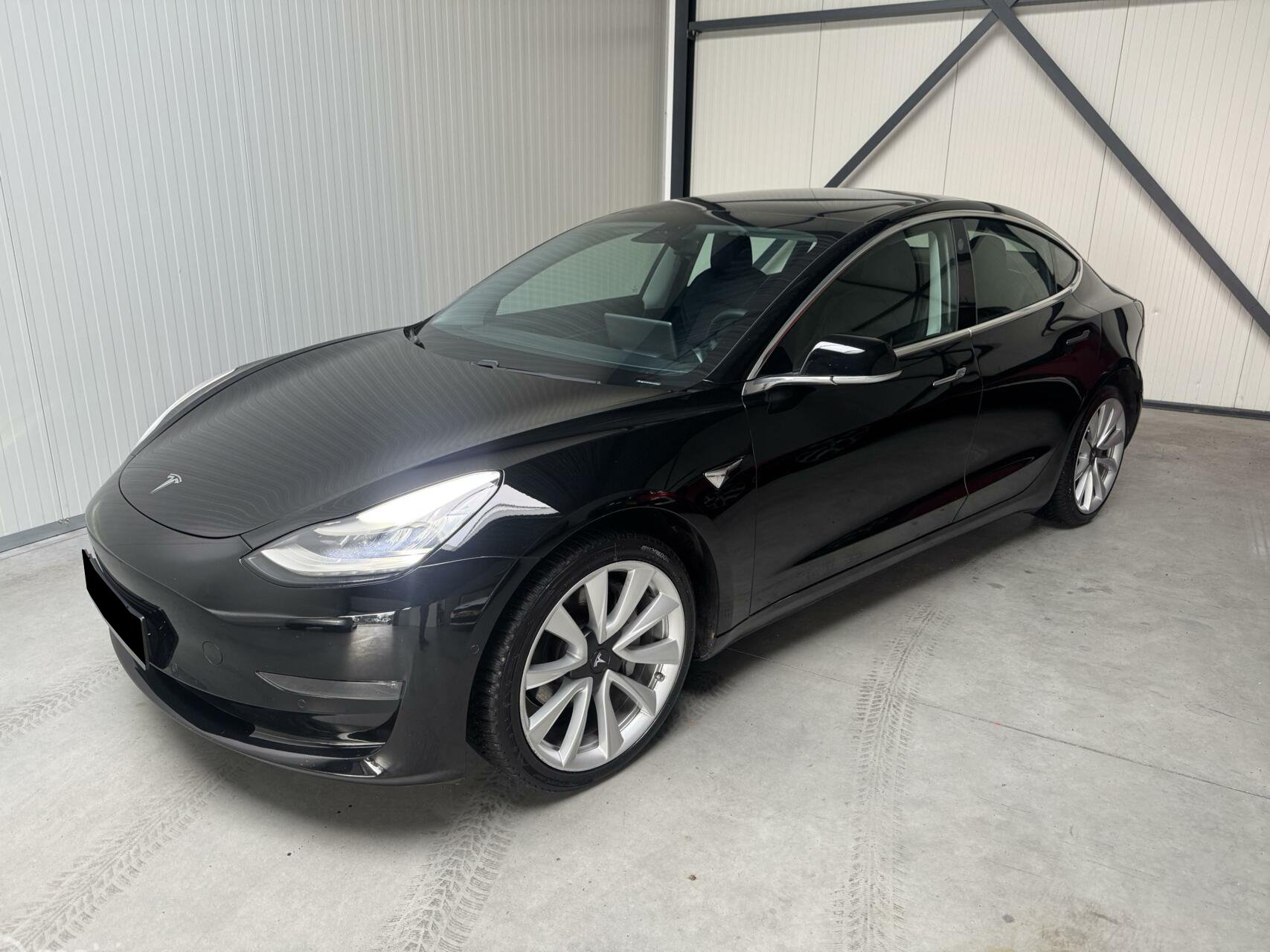 TESLA MODEL 3 GRAN AUTONOMÍA