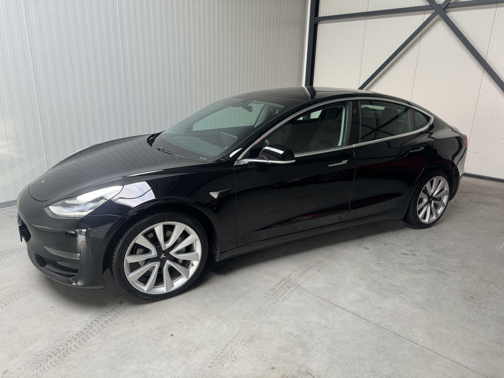 Foto del TESLA MODEL 3 GRAN AUTONOMÍA