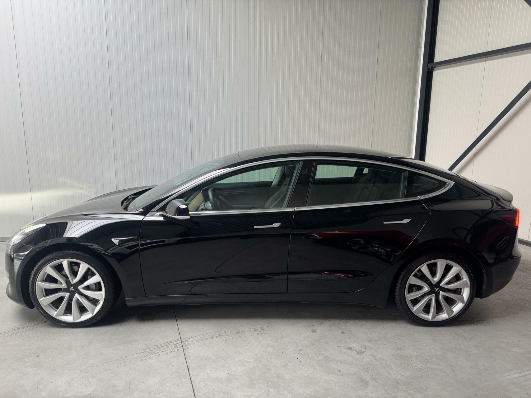 Foto del TESLA MODEL 3 GRAN AUTONOMÍA