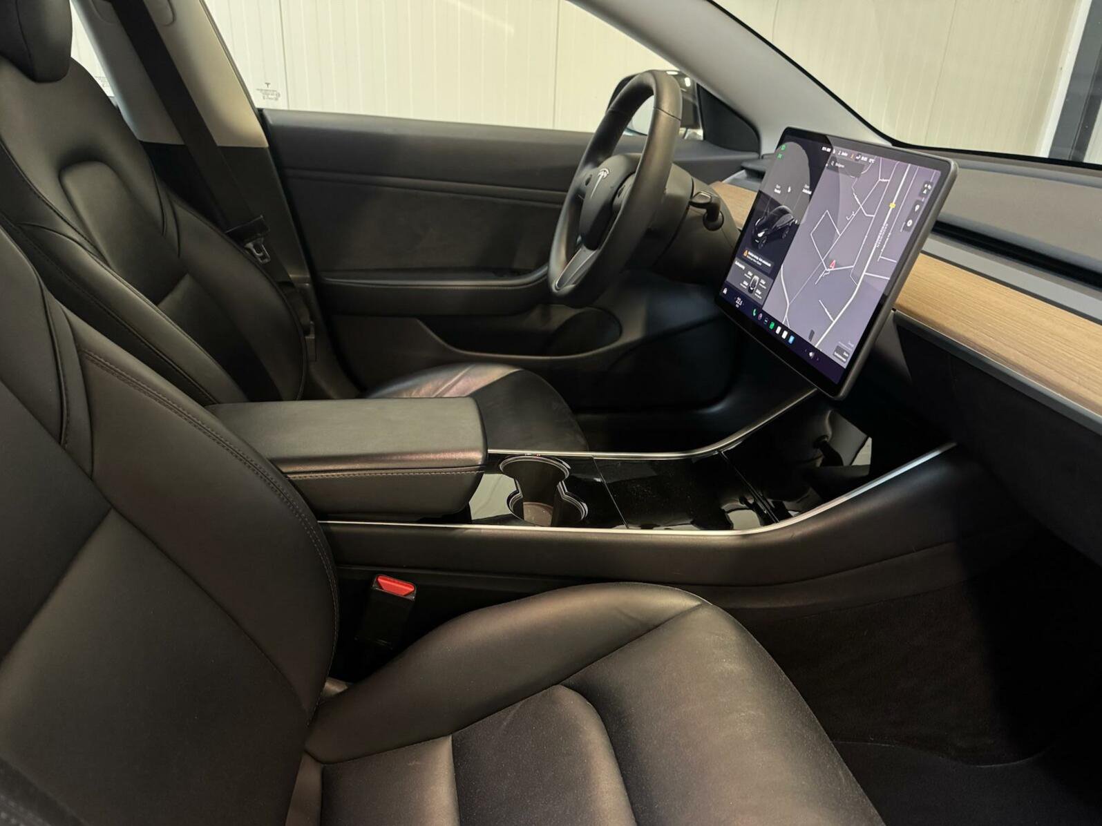 Foto del TESLA MODEL 3 GRAN AUTONOMÍA
