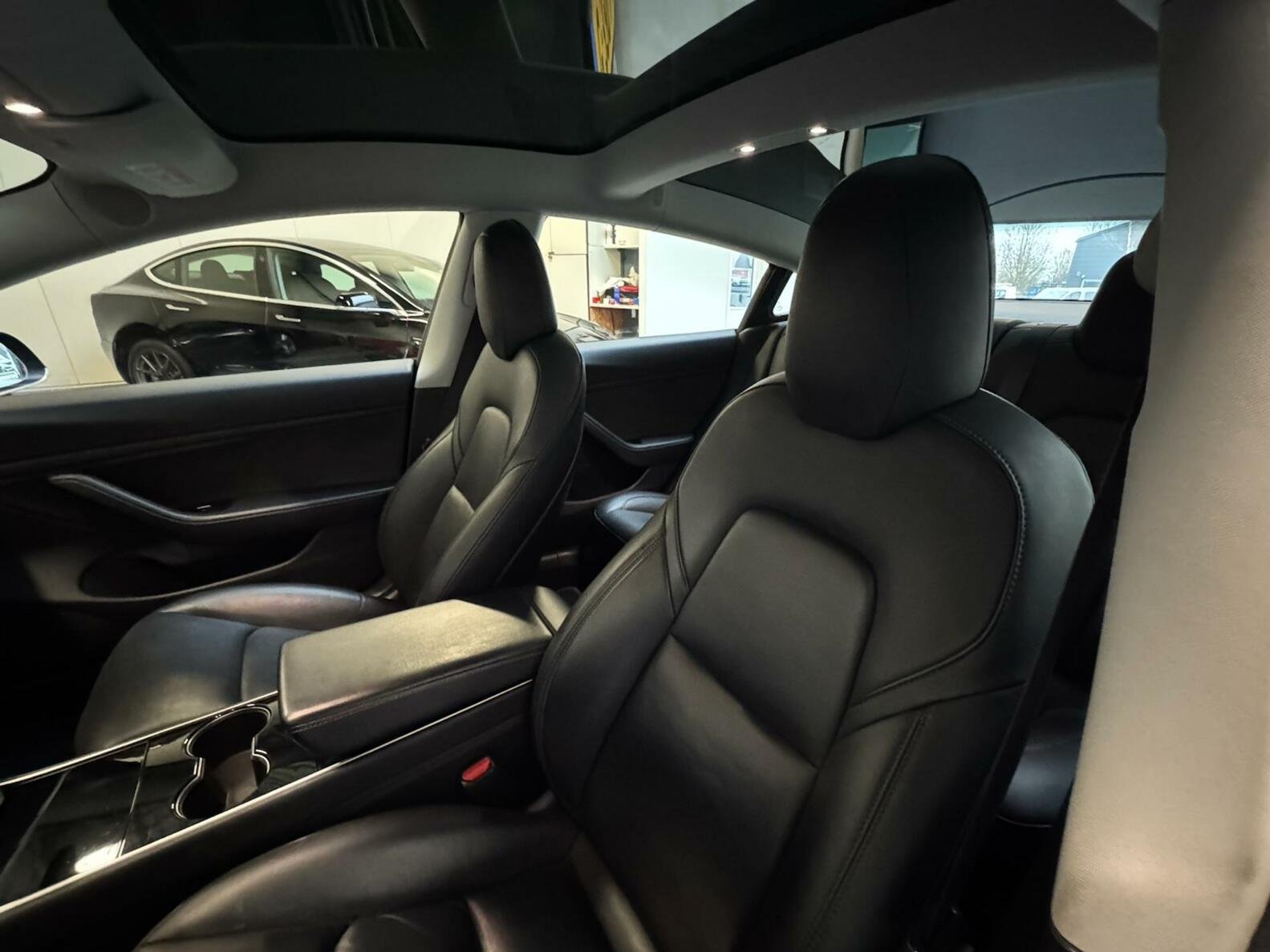 Foto del TESLA MODEL 3 GRAN AUTONOMÍA
