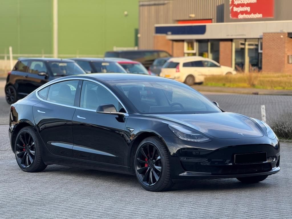 Foto del TESLA MODEL 3 GRAN AUTONOMÍA
