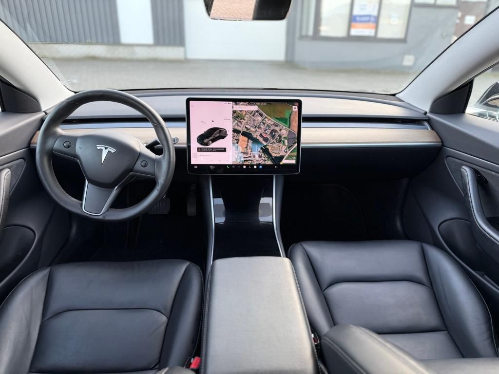 Foto del TESLA MODEL 3 GRAN AUTONOMÍA