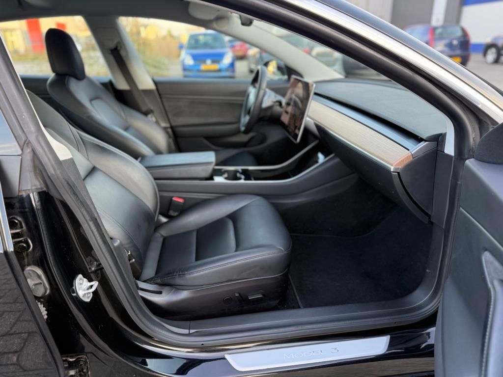 Foto del TESLA MODEL 3 GRAN AUTONOMÍA