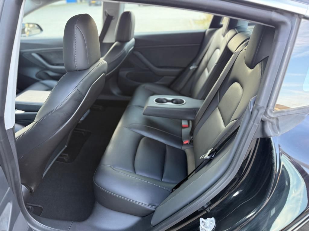 Foto del TESLA MODEL 3 GRAN AUTONOMÍA