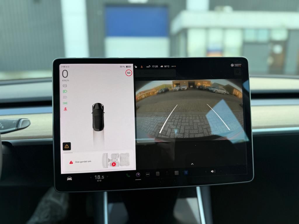 Foto del TESLA MODEL 3 GRAN AUTONOMÍA