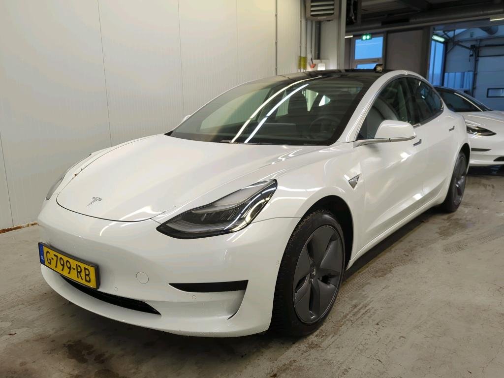 TESLA MODEL 3 STANDARD