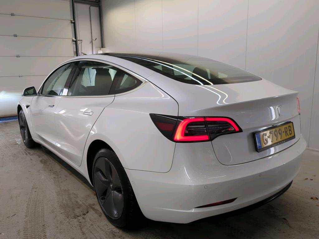 Foto del TESLA MODEL 3 STANDARD
