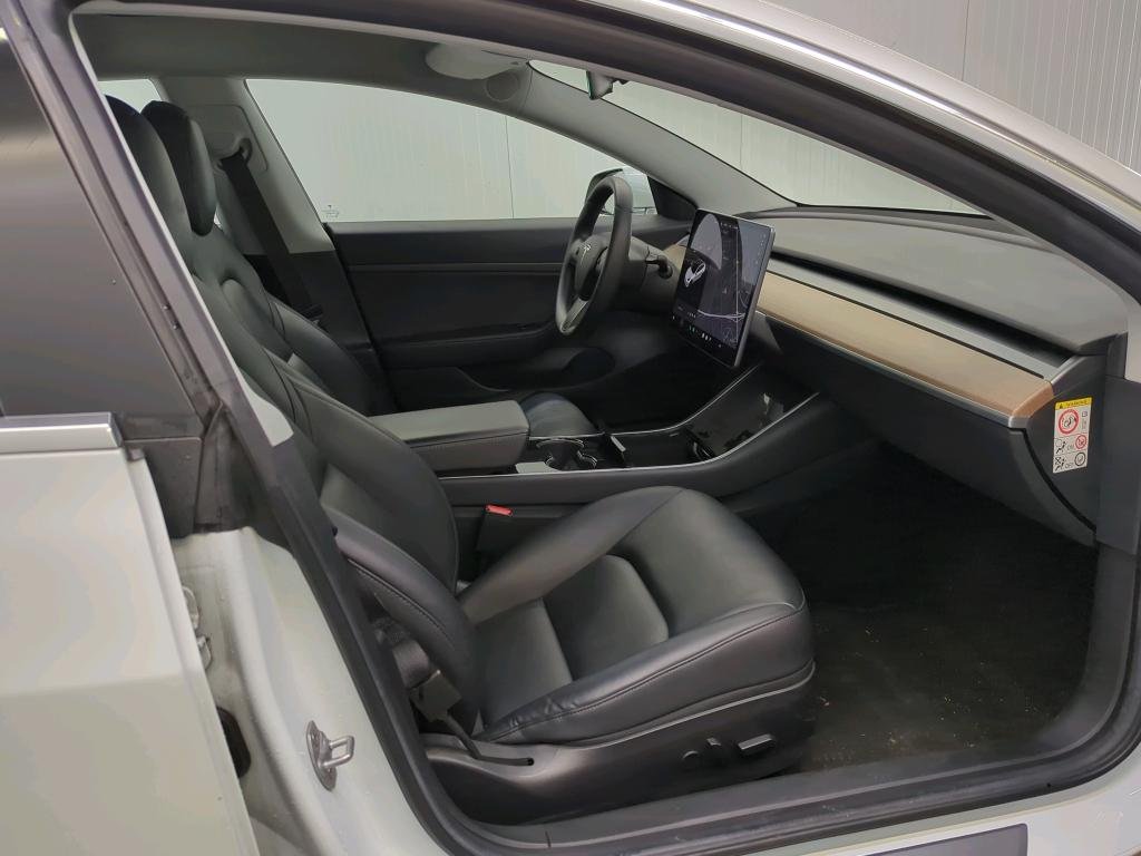 Foto del TESLA MODEL 3 STANDARD