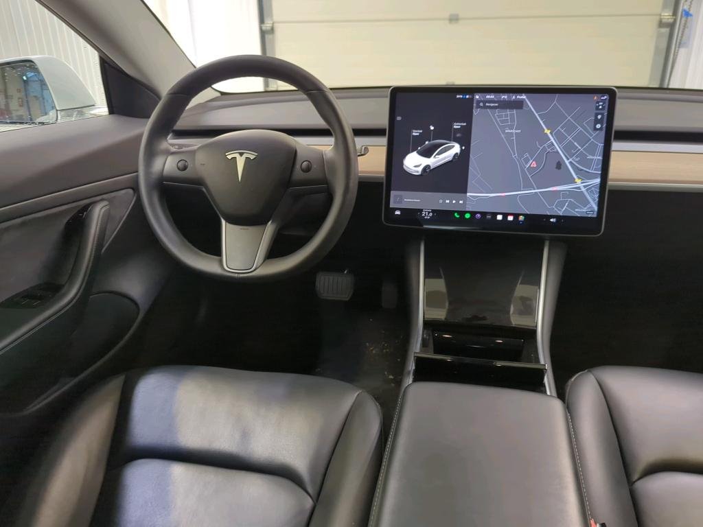Foto del TESLA MODEL 3 STANDARD